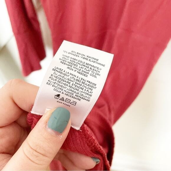 Express Red Long Sleeve Ribbed Knit Round Neck Form Fitting Dress Size M - Picture 5 of 6